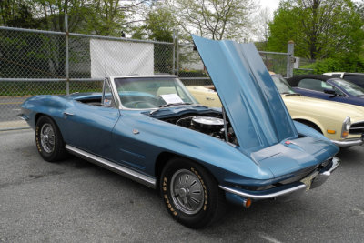 1964 Chevrolet Corvette Sting Ray (two words for C2) (0498)
