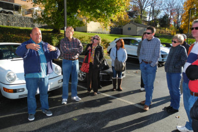 Manny Alban, former national president (2011-2014) of the Porsche Club of America, announces upcoming major PCA events. (8897)