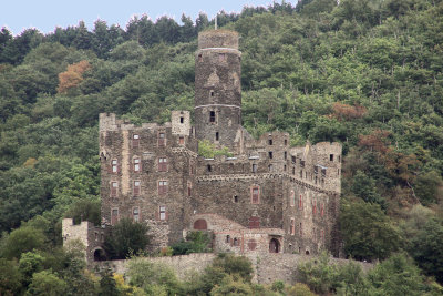 Middle Rhine castle.jpg