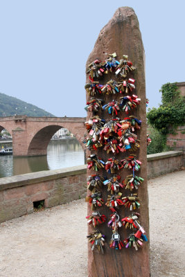 Heidelberg love padlocks 2.jpg