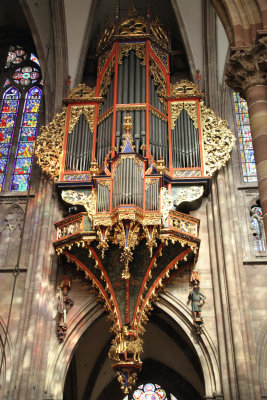 Srasbourg cathedral organ.jpg