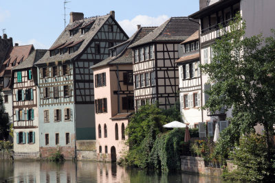 Strasbourg buildings and pigeons.jpg