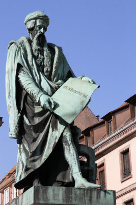 Strasbourg statue.jpg