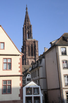 Strasbourg houses and cathedral.jpg