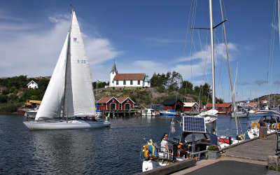 Ett kort besök i Hamburgsund, Bohuslän, där seglarna trivs