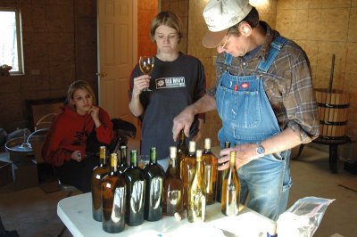 Wine Bottling 05.jpg