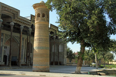 Bolo-Hauz Msque and Minaret