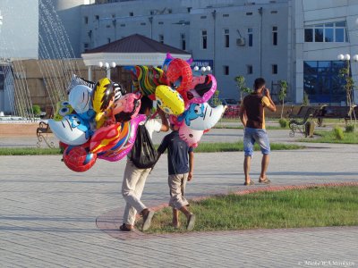 Balloon sellers