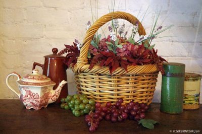 Flower basket with teapot