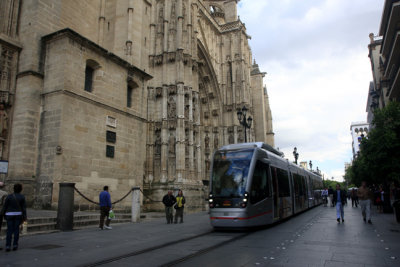 catedral de sevilla vs Train.jpg