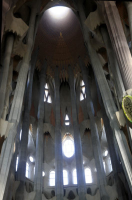 interior of Sagrada Familia 10.jpg