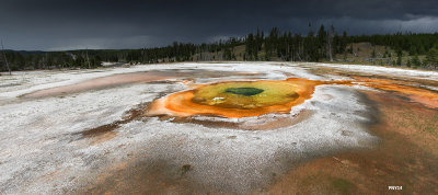 Yellowstone National Park, Old Faithful Area, Chromatic Spring, WY