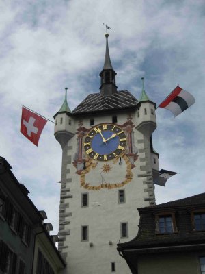 Limpressionnante Stadtturm date de 1445, mais a t rcemment restaure