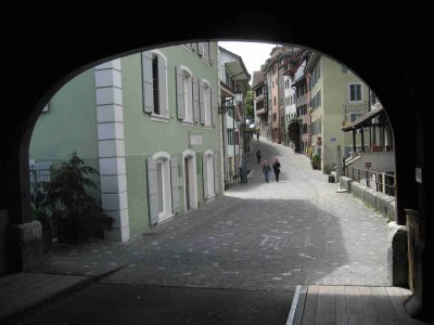 Un pont couvert, c'est utile pour servir de cadre  une photo
