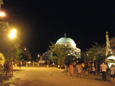 La Mosquée de Gázi Kászim pacha, un des souvenirs de l'époque ottomane, est aujourd'hui une église