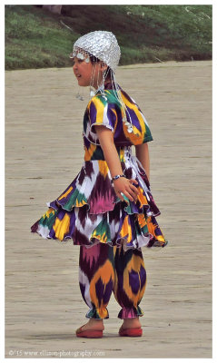 traditional Uzbek outfit