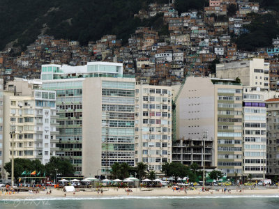 Copa-favela contrast
