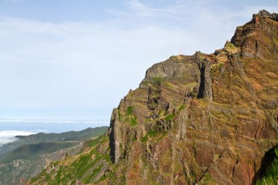 On the way from Pico Ruivo to Pico Aeirio