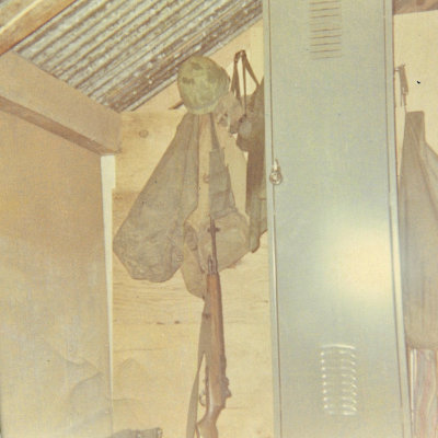 Kane's gear. Note the M14(It didn't work very well.)