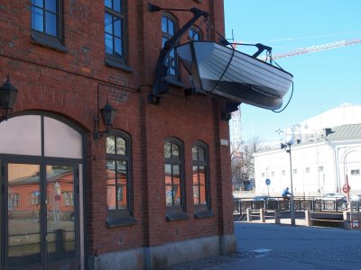 Life boat for the building