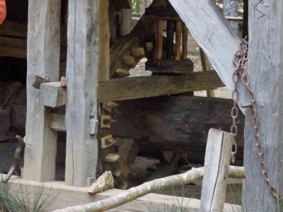 Dtail du mcanisme d'entrainement de la meule du moulin mdival