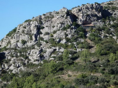 La colline de la Caune (Grotte) de l'Arago