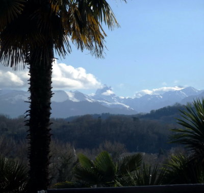 Vue  nulle autre pareille depuis la brasserie de l'Aragon