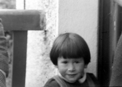  Hlne 3 ans, sur le balcon de la Petite Maison