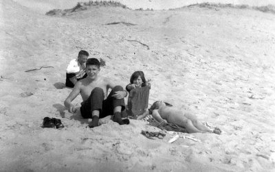  Robert, Hlne et Christine Ollivier et Jean-Pierre Pags