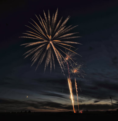 _GWW1145a.jpg  Fireworks In Wetaskiwin on Canada Day 2014