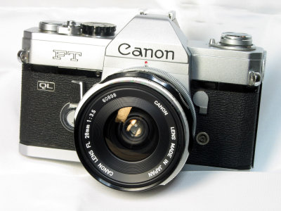 Canon-FTQL-1964-SLR-camera-J8U8U.jpg