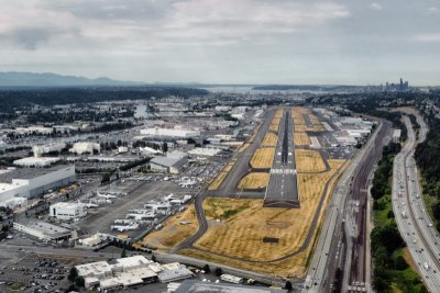Seattle city, Boeing field, landing