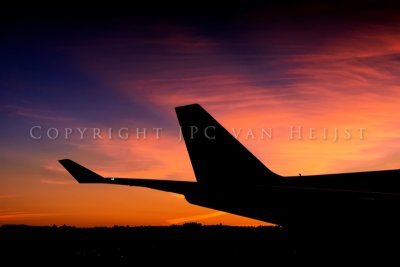 747-400 tail and winglet during sunset