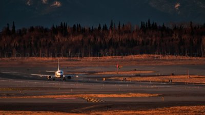 Alaska Airlines 737, takeoff Anchorage