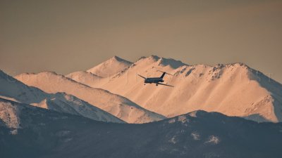 Everts Air Cargo DC-9, landing Anchorage