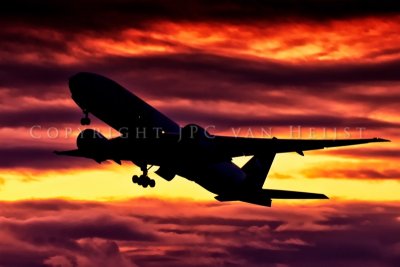 FedEx 777 Freighter, takeoff