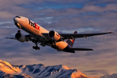 FedEx 777 Freighter, taking off