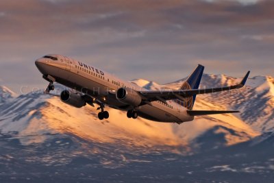 United Airlines 737 taking off