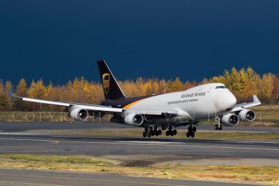 UPS 747-400 landing