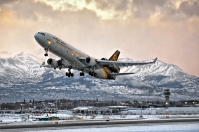 UPS MD-11 taking off