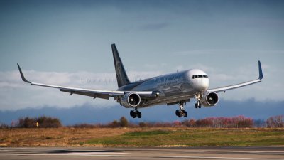 UPS 767 Freighter - landing in Anchorage