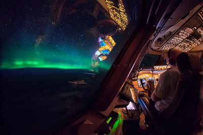 Northern lights (Aurora Borealis) as seen from the 747-8 flightdeck
