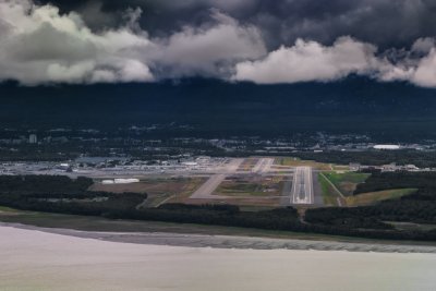 Final runway 7R, Anchorage Alaska