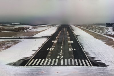Final runway 7R, half fog-covered