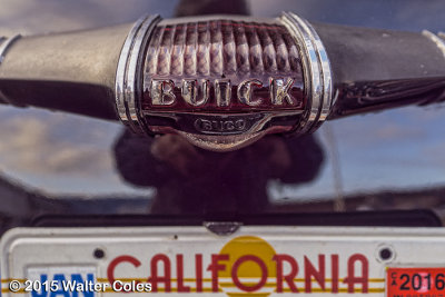 Buick 1938 Black Sedan DD 9-5-15 (5) Emblem.jpg