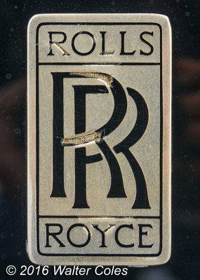 Rolls Royce 1950s 2-tone DD 9-5-15 (3) Emblem.jpg