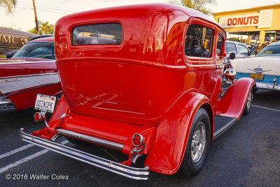 Ford 1932 Red 2-dr sedan DD 11-15 (2) R.jpg