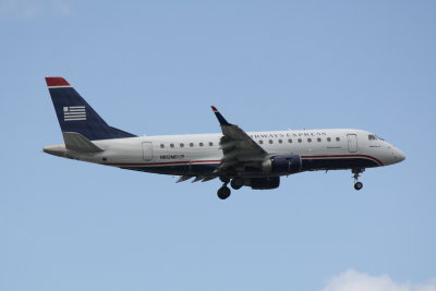 Embraer 170 (N812MD)