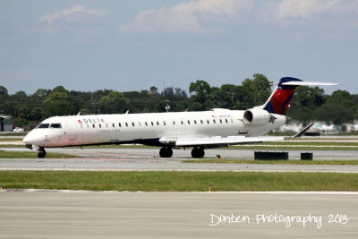 Canadair Regional Jet CRJ-900 (N926XJ)