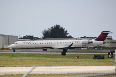 Canadair Regional Jet CRJ-900 (N920XJ) 